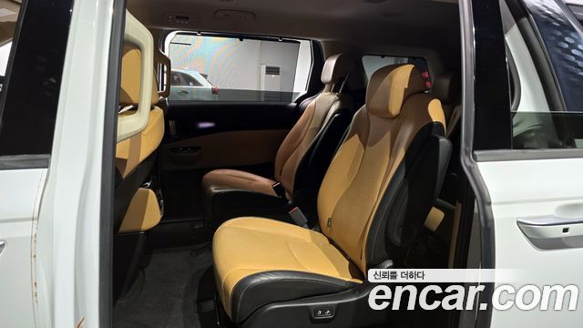Kia Carnival 2021 thumb 12