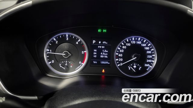 Hyundai Santa Fe 2019 thumb 9
