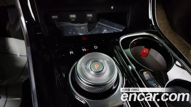 Kia Carnival 2021 thumb 10