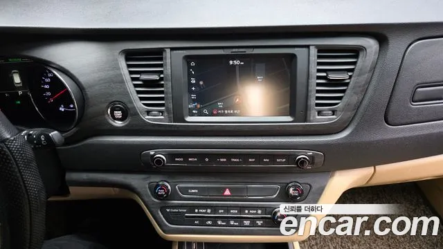 Kia Carnival 2019 thumb 12