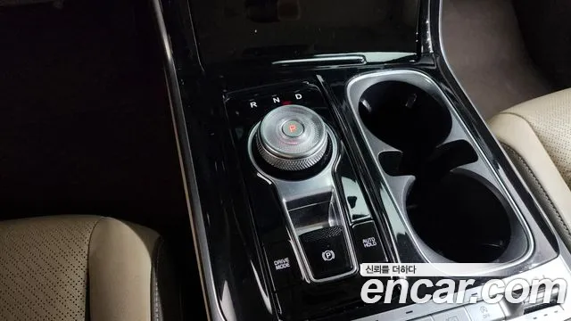 Kia Carnival 2021 thumb 10