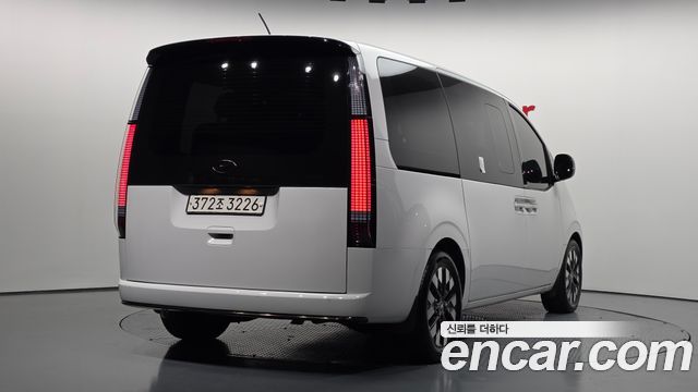 Hyundai Staria 2021 thumb 3