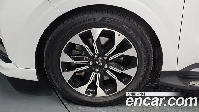 Kia Carnival 2020 thumb 3