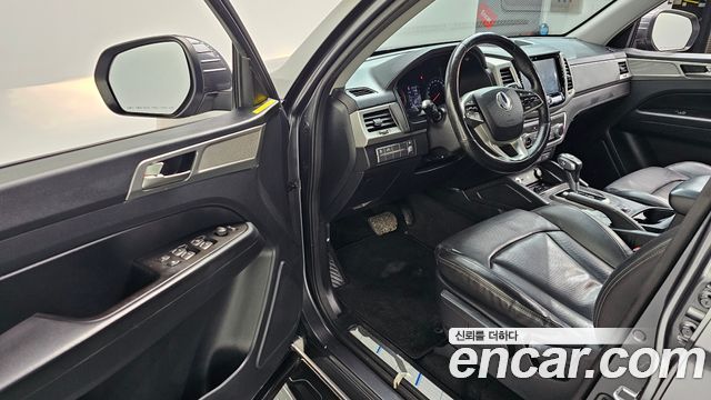 SsangYong Rexton 2019 thumb 2