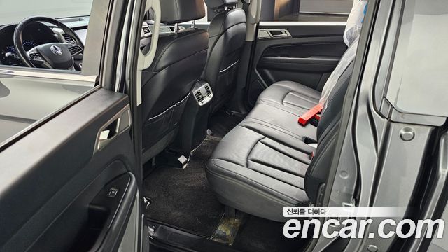 SsangYong Rexton 2019 thumb 6