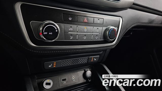SsangYong Rexton 2019 thumb 4