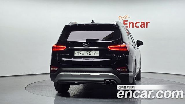 Hyundai Santa Fe 2018 thumb 4