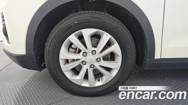 SsangYong Tivoli 2019 thumb 6