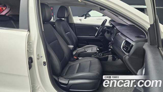 Kia Stonic 2017 thumb 10