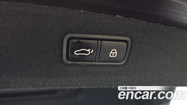 Genesis G90 2019 thumb 11