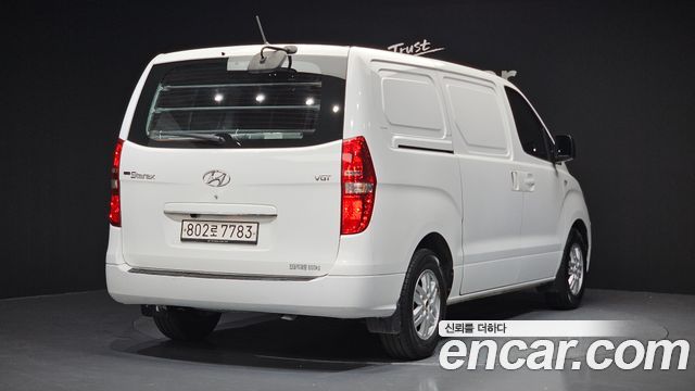 Hyundai Starex 2017 thumb 3