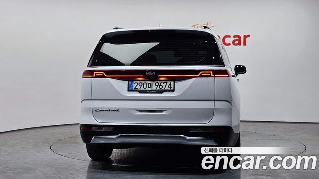 Kia Carnival 2021 thumb 4