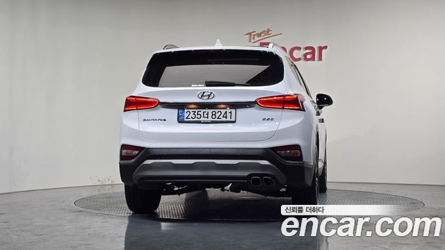 Hyundai Santa Fe 2018 thumb 5