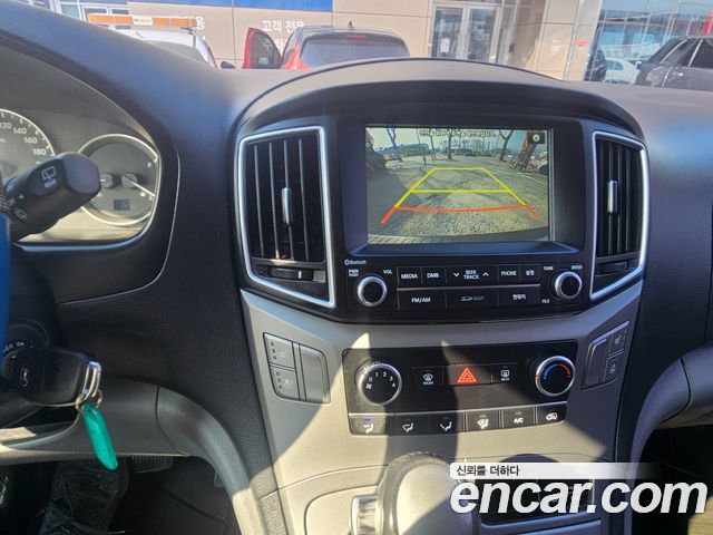Hyundai Starex 2017 thumb 10