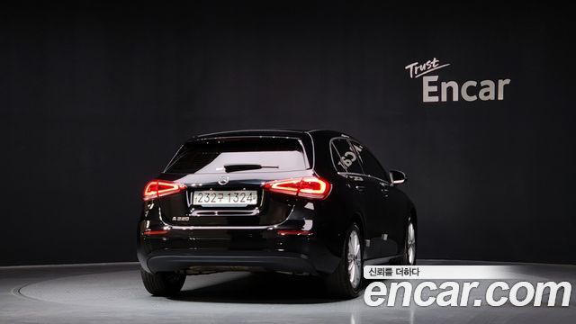 Mercedes-Benz A-Class 2019 thumb 4