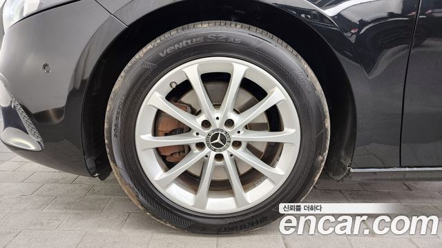 Mercedes-Benz A-Class 2019 thumb 6