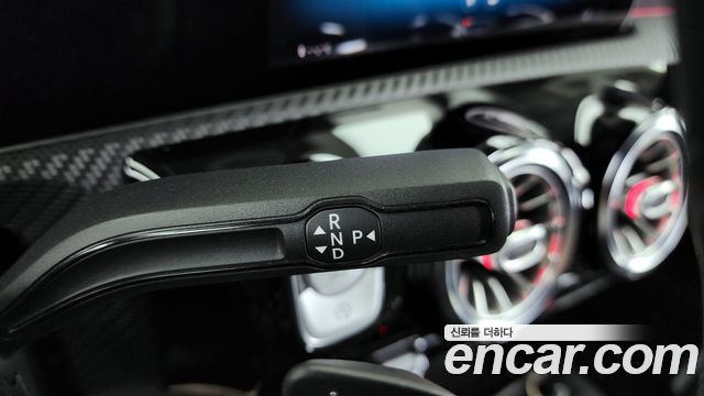 Mercedes-Benz A-Class 2019 thumb 3