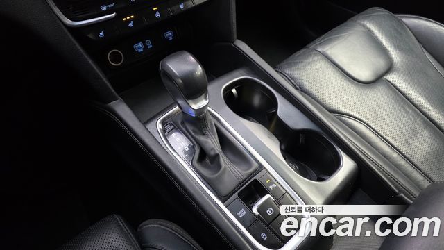 Hyundai Santa Fe 2018 thumb 9