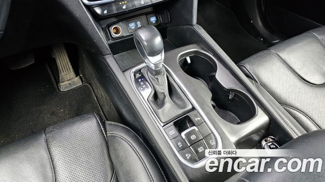 Hyundai Santa Fe 2018 thumb 10