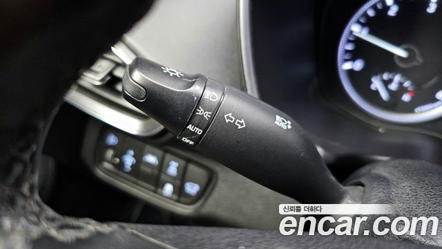 Hyundai Santa Fe 2018 thumb 12