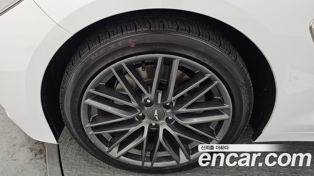 Genesis G70 2018 thumb 6