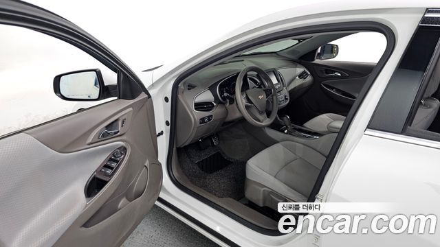Chevrolet Malibu 2017 thumb 11