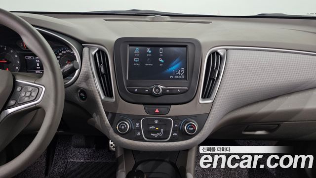 Chevrolet Malibu 2017 thumb 12