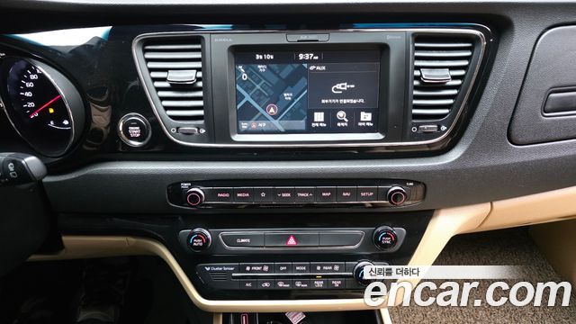 Kia Carnival 2019 thumb 12