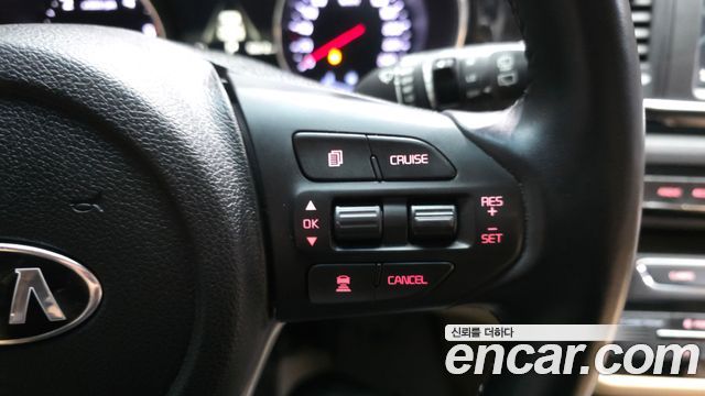 Kia Carnival 2019 thumb 11