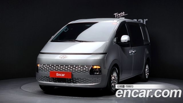 Hyundai Staria 2024 thumb 2