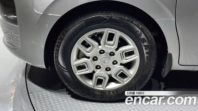 Hyundai Staria 2024 thumb 6