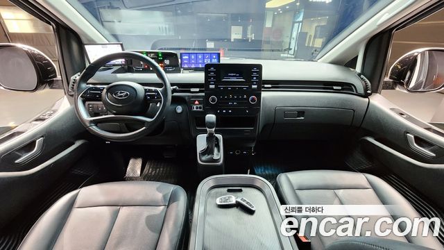 Hyundai Staria 2024 thumb 8