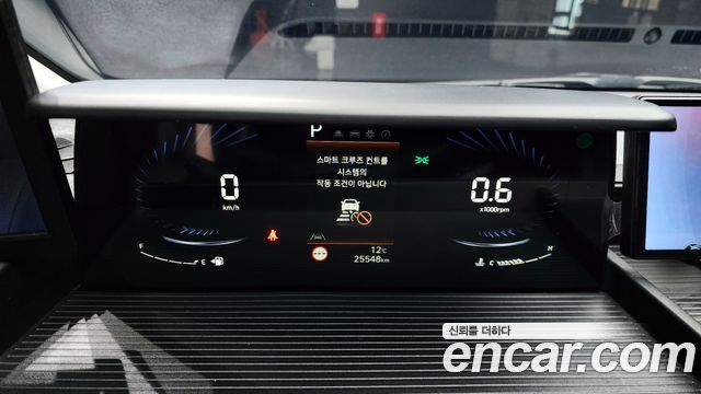 Hyundai Staria 2024 thumb 9