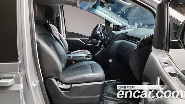 Hyundai Staria 2024 thumb 11