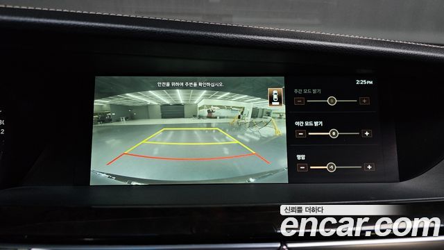 Genesis G90 2019 thumb 11