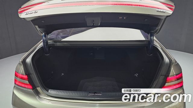 Genesis G90 2019 thumb 12