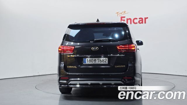 Kia Carnival 2018 thumb 5
