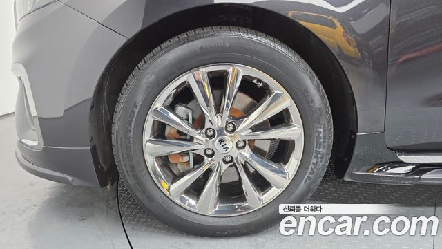 Kia Carnival 2018 thumb 6