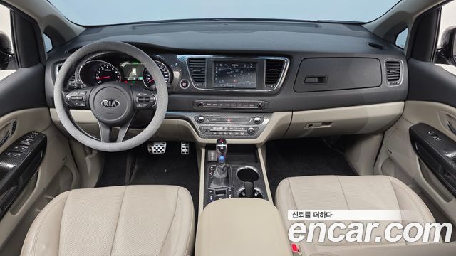 Kia Carnival 2018 thumb 8