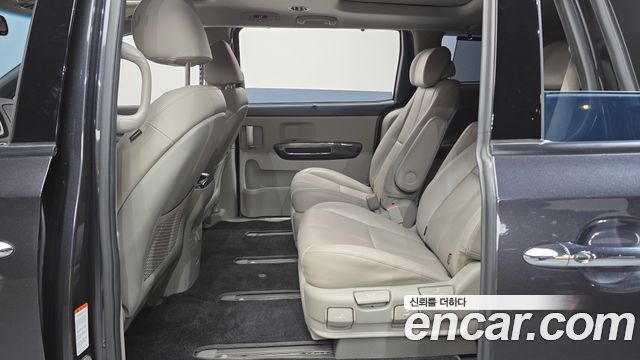 Kia Carnival 2018 thumb 12