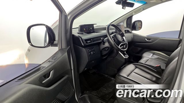 Hyundai Staria 2023 thumb 10
