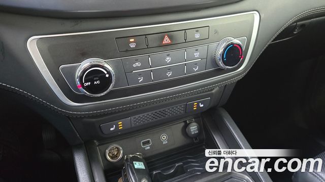 SsangYong Rexton 2019 thumb 4