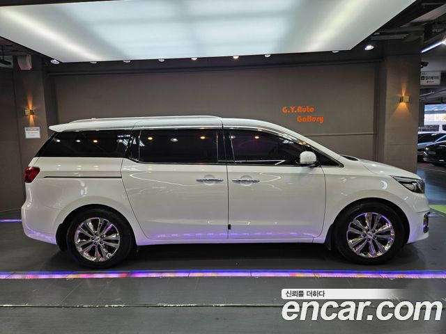 Kia Carnival 2015 thumb 4