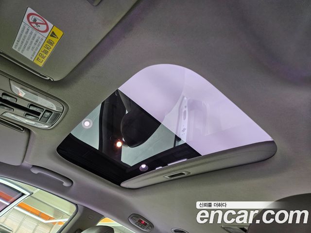 Kia Carnival 2015 thumb 9