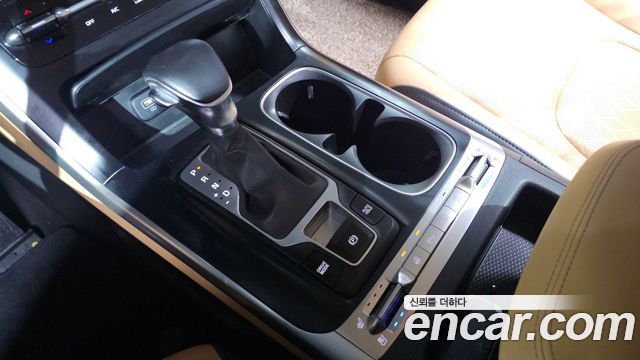 Kia Carnival 2022 thumb 10