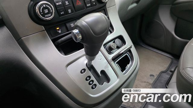 Kia Carnival 2014 thumb 10