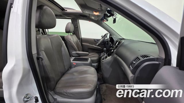 Kia Carnival 2014 thumb 11