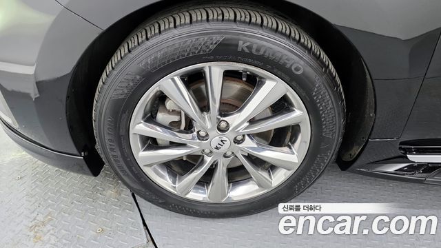 Kia Carnival 2020 thumb 5