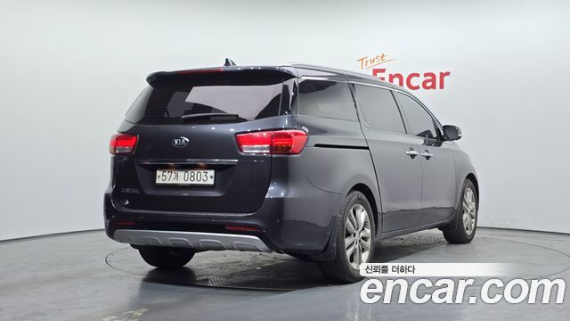Kia Carnival 2015 thumb 3