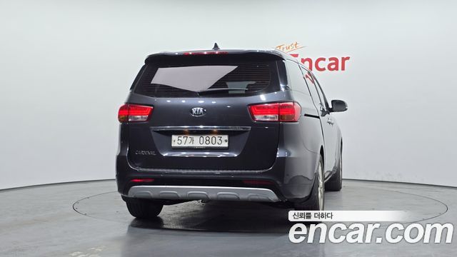 Kia Carnival 2015 thumb 5